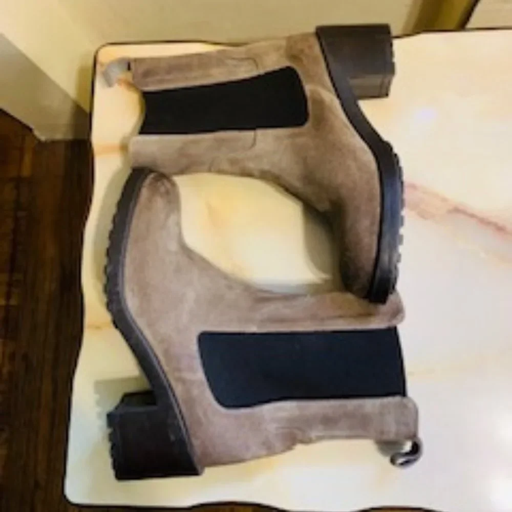 Emanuele Castro  Taupe Chelsea Leather Boots - Picture 8 of 10